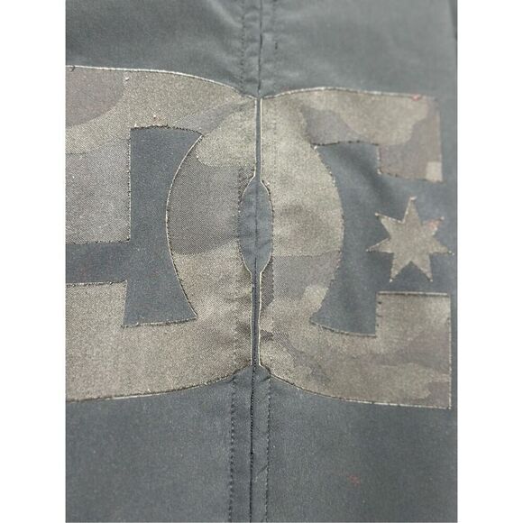 Vintage DC Men's 5K Spectrum Softshell 11 Hooded Black Snowboarding Jacket XL - Picture 6 of 16